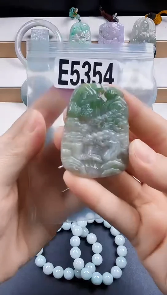 颈饰未镶嵌翡翠天然翡翠吊坠挂件