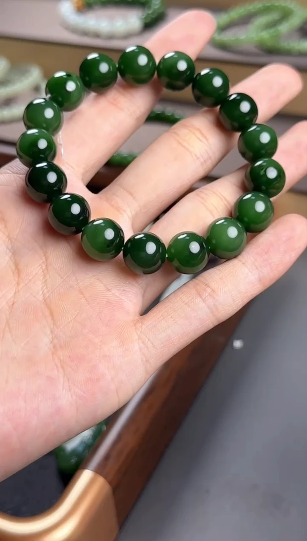 手串未镶嵌和田玉舒克和田玉精品碧玉手串