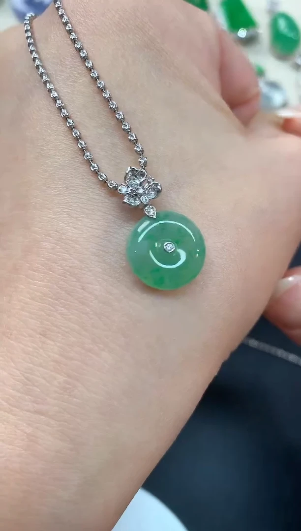 【闪购商品】翡翠吊坠(不含链)18K金镶嵌平安扣A03|3980