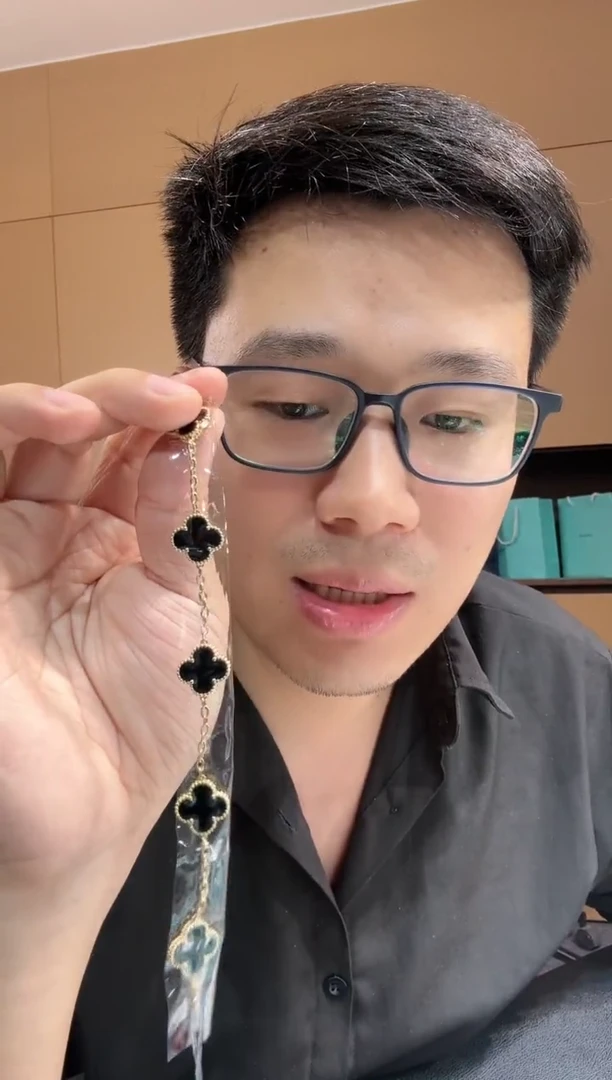 【闪购商品】玛瑙/玉髓手链18K金镶嵌黑色k黄，五花手链GHJ