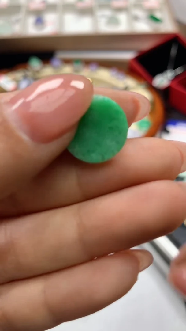 【闪购商品】翡翠吊坠(不含链)18K金镶嵌18K扣吊坠