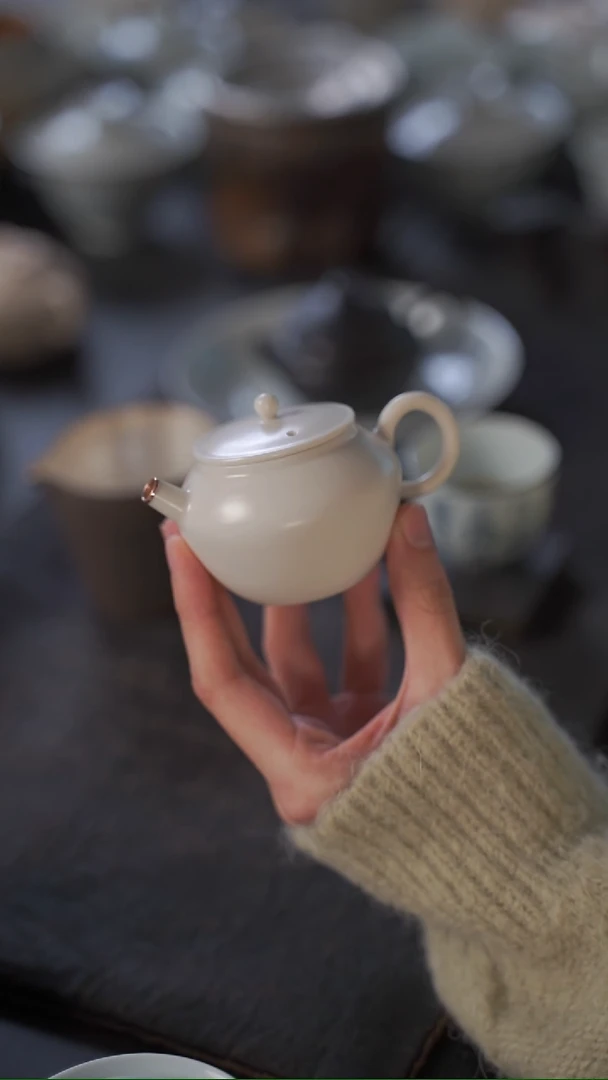 【闪购商品】壶大合小满 猪油白壶一个