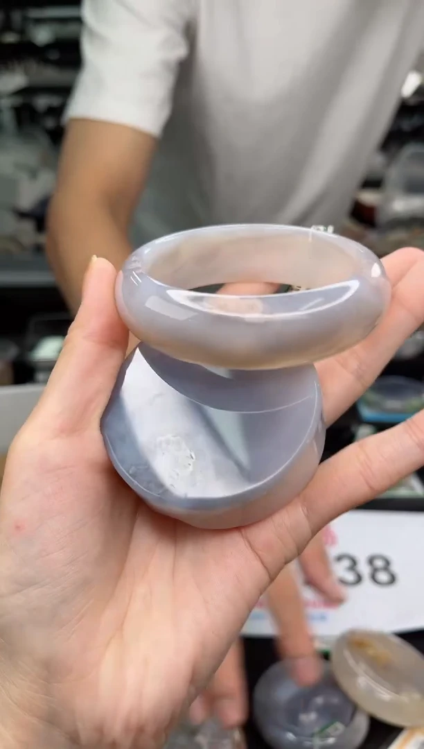 【闪购商品】石英质玉手镯未镶嵌62圈口（赠品镯心）3444531