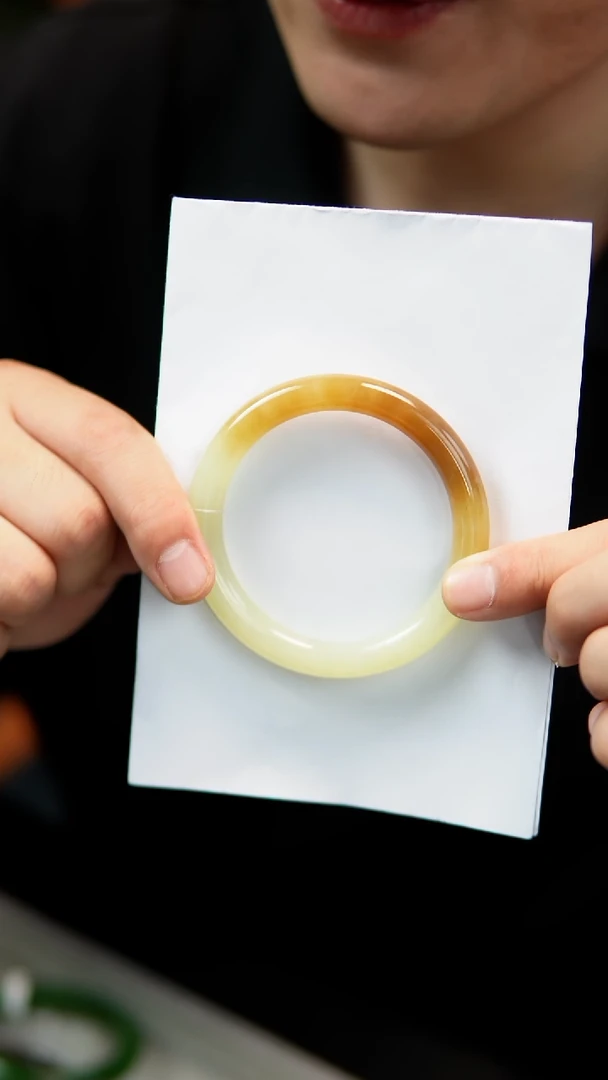 和田玉手镯未镶嵌57-58圈口黄玉半山水手镯