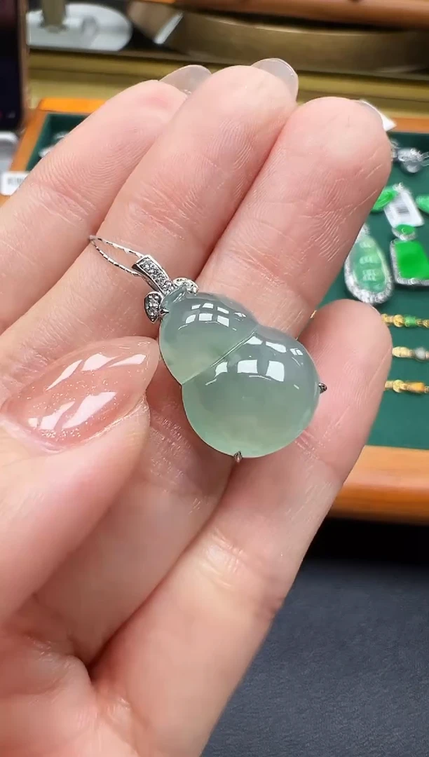 翡翠18K金镶嵌颈饰YC0817-3