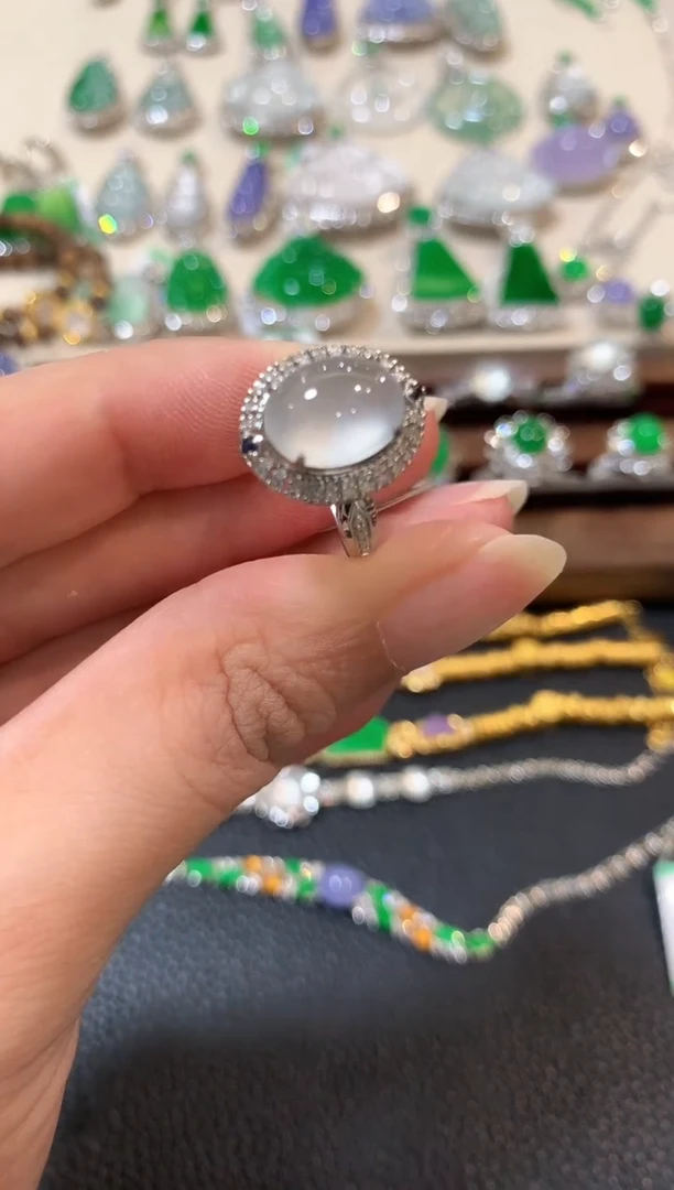 翡翠戒指18K金镶嵌b50