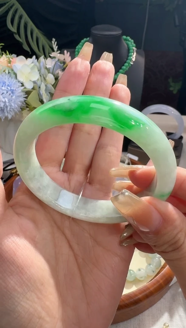 【闪购商品】翡翠手镯未镶嵌手镯