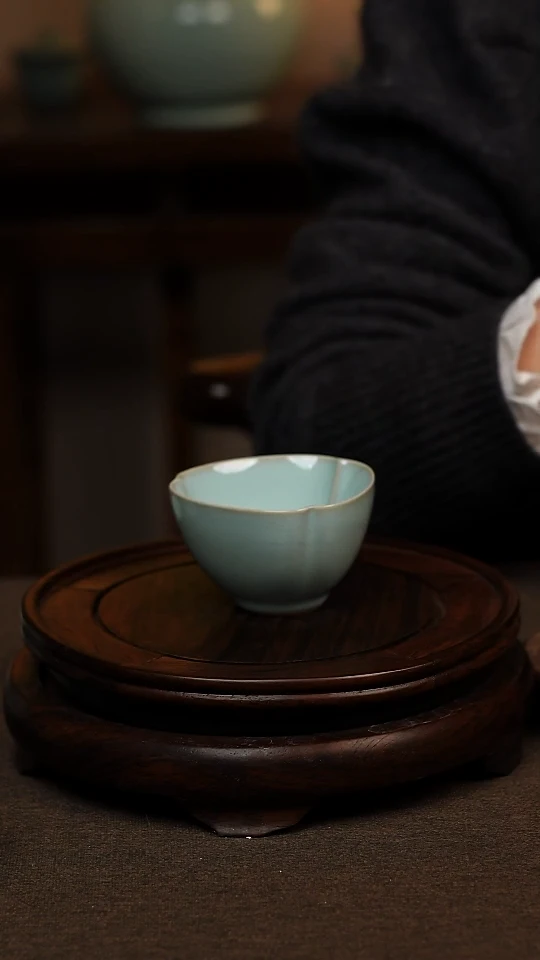 瓷片天青色花口杯80ml微瑕不带礼盒