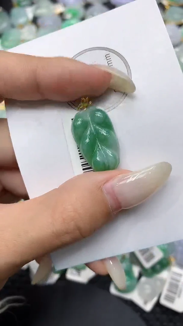 颈饰18K金镶嵌翡翠11111111111