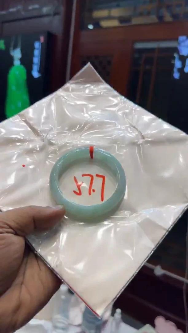 未镶嵌手镯翡翠手镯