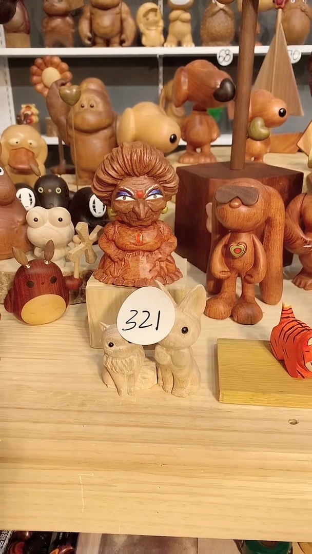 【闪购商品】木木雕摆件可爱卡通