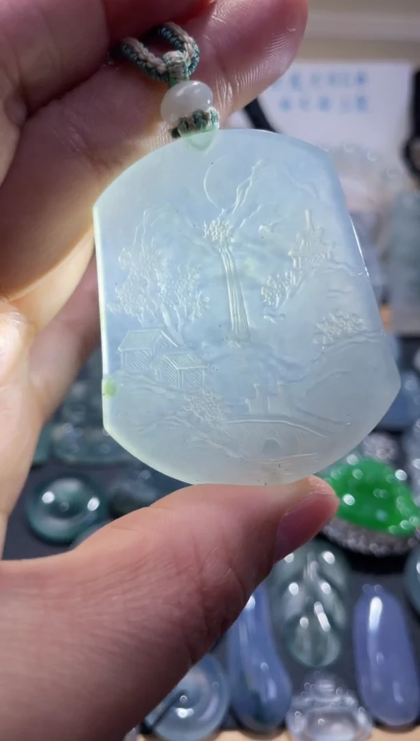 【闪购商品】定制翡翠未镶嵌吊坠