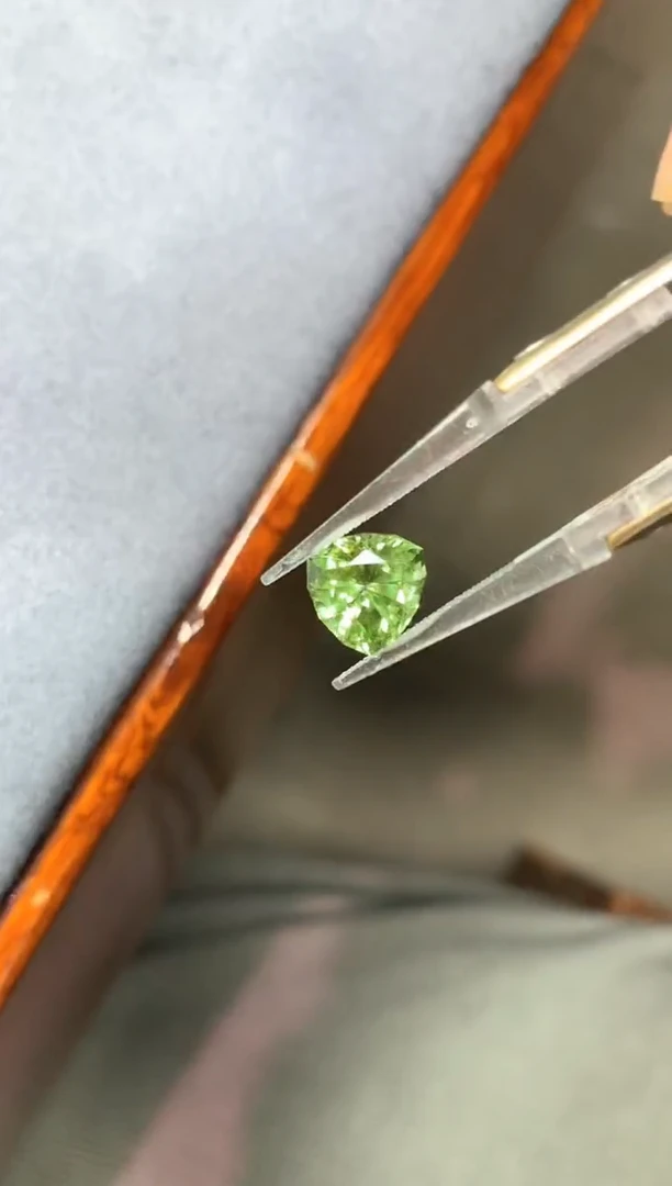 未镶嵌裸石橄榄石3.92ct 3