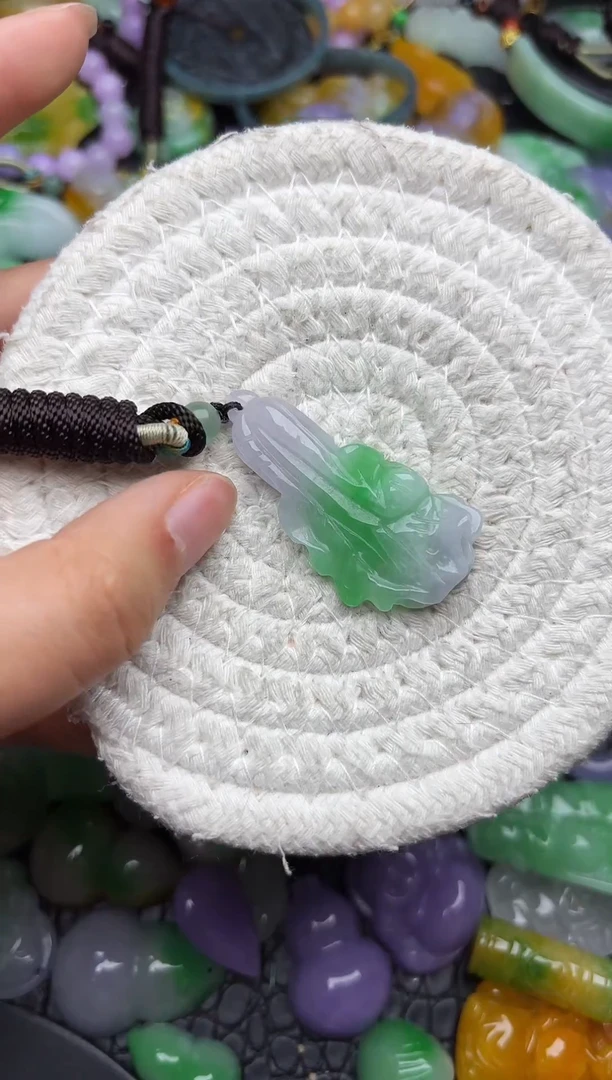 颈饰未镶嵌翡翠缅甸翡翠吊坠