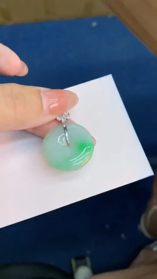 翡翠未镶嵌吊坠(不含链)1