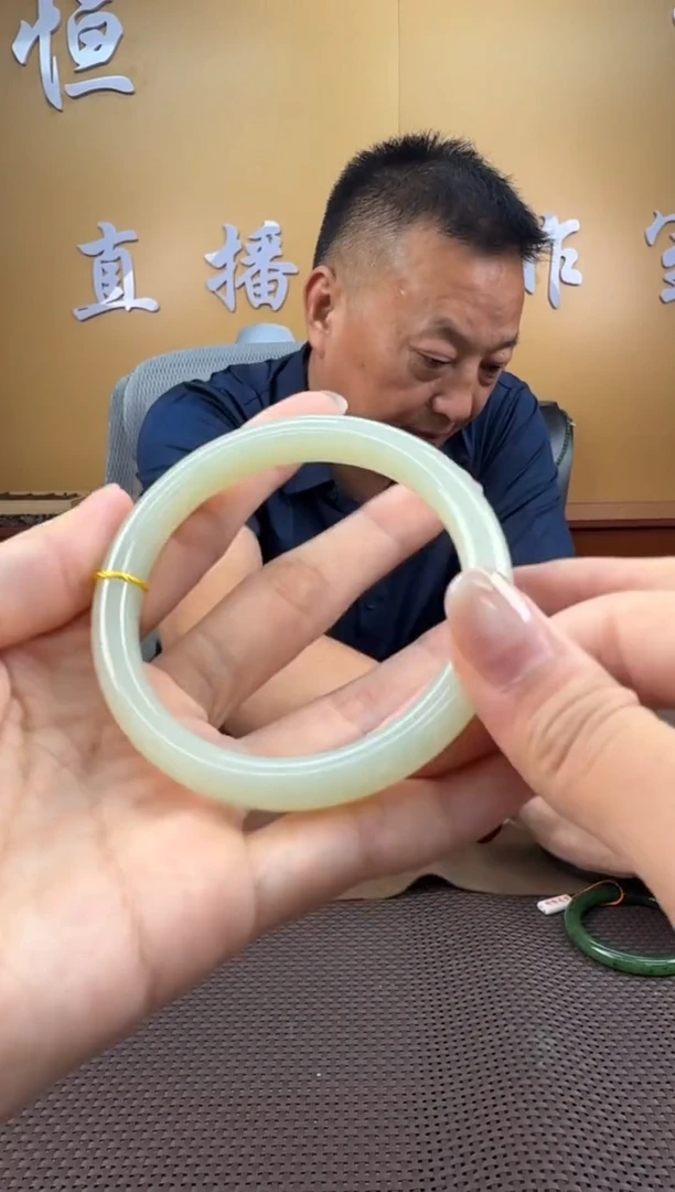 和田玉未镶嵌颈饰手镯57