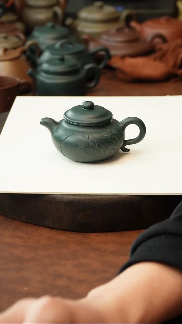 茶壶紫砂九***育民国绿 双面兰花小仿古