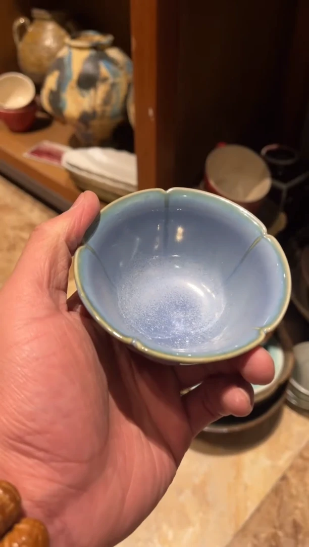 【闪购商品】瓷片68 微瑕紫色花瓣茶杯1个