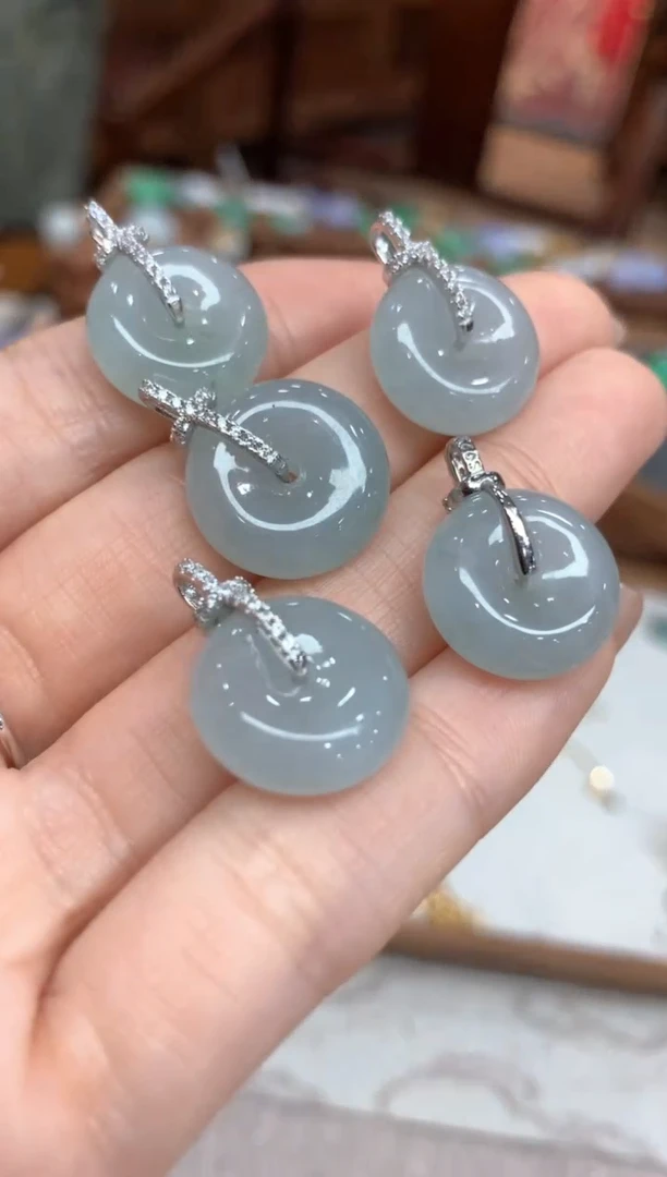 【闪购商品】翡翠吊坠(不含链)银S925镶嵌平安扣多样性发货1件