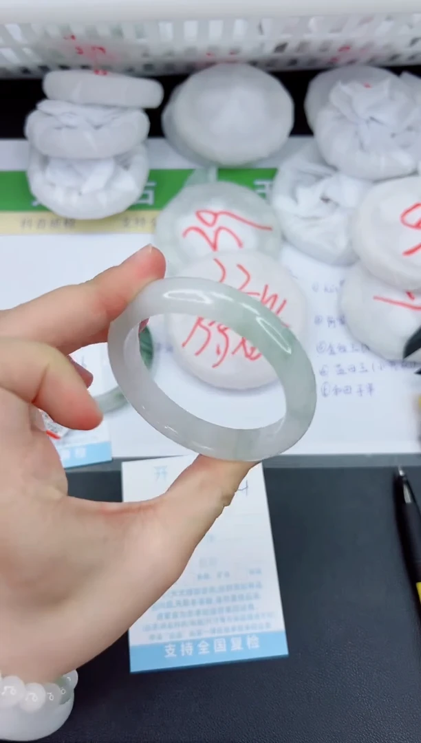 【闪购商品】石英质玉手镯未镶嵌364-56.2