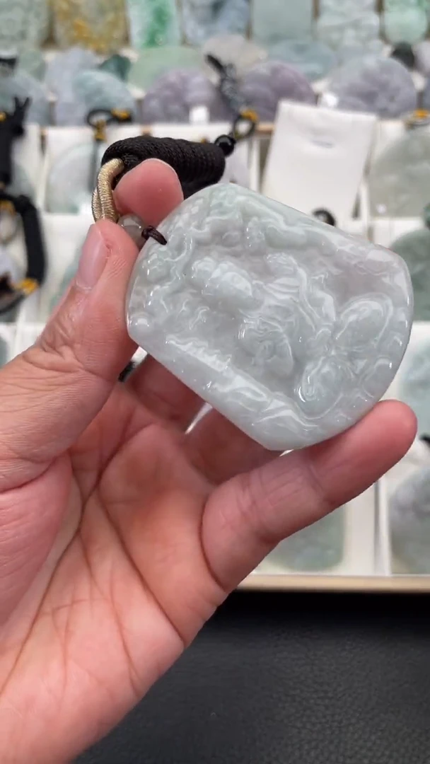 颈饰未镶嵌翡翠天然缅甸翡翠A货3