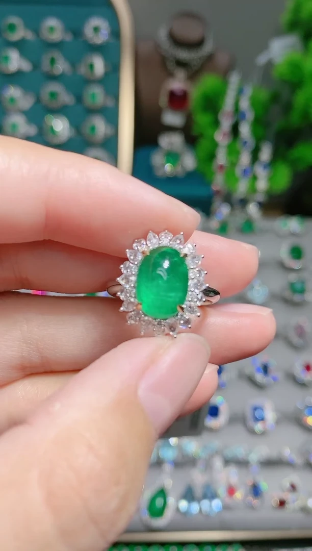 18K金镶嵌18K金戒指祖母绿.