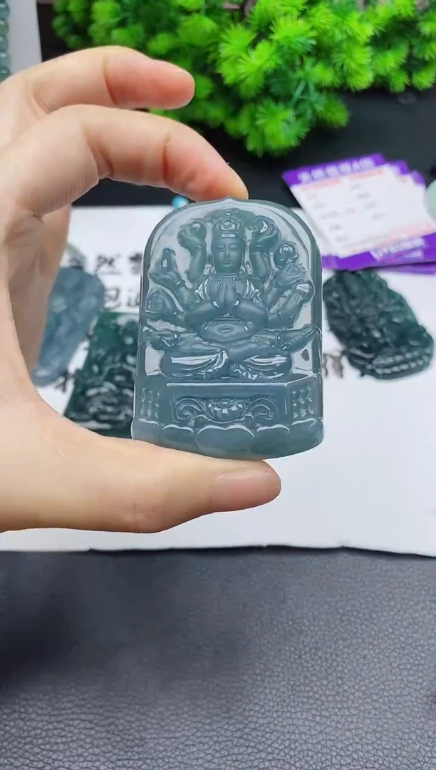 颈饰未镶嵌翡翠
