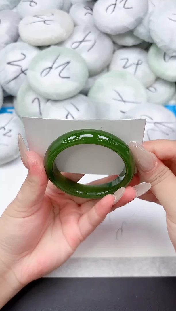 未镶嵌手镯石英质玉179-58.4