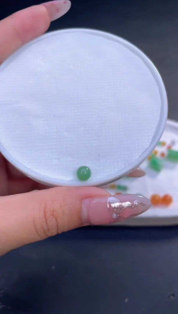 颈饰未镶嵌翡翠117卡5.8