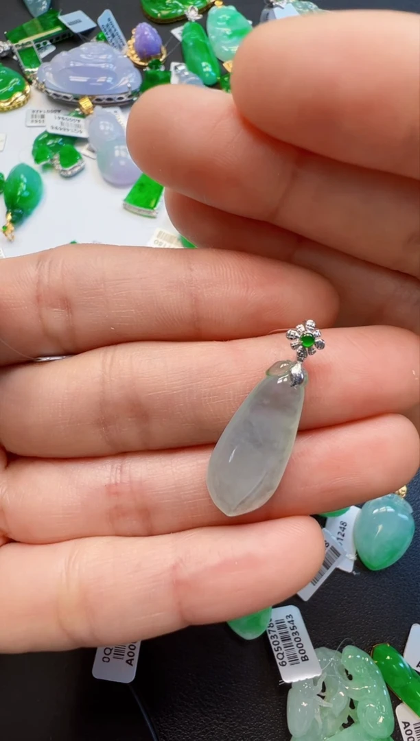 【闪购商品】翡翠吊坠(不含链)18K金镶嵌2680