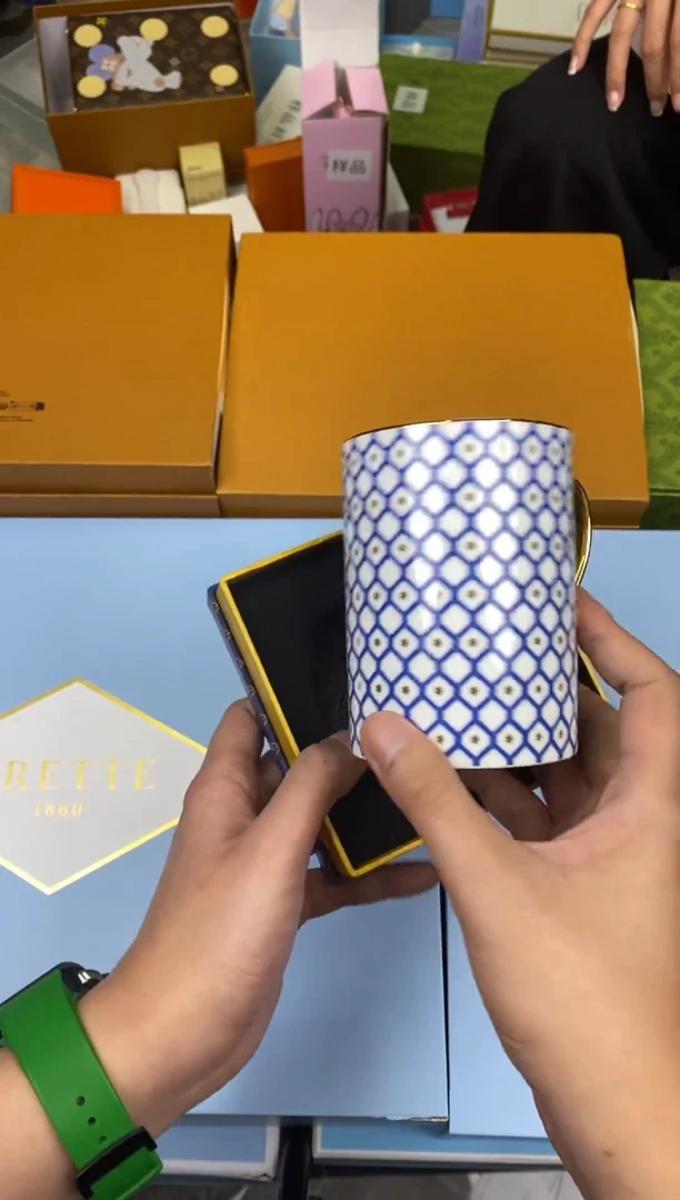 瓷片手工商品，没有品牌