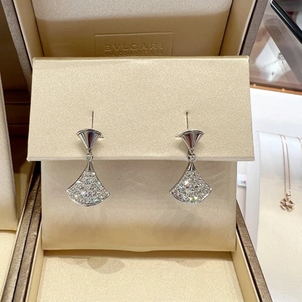 99新 BVLGARI/宝格丽 【66】满钻 扇子 耳钉 18k白金 钻石