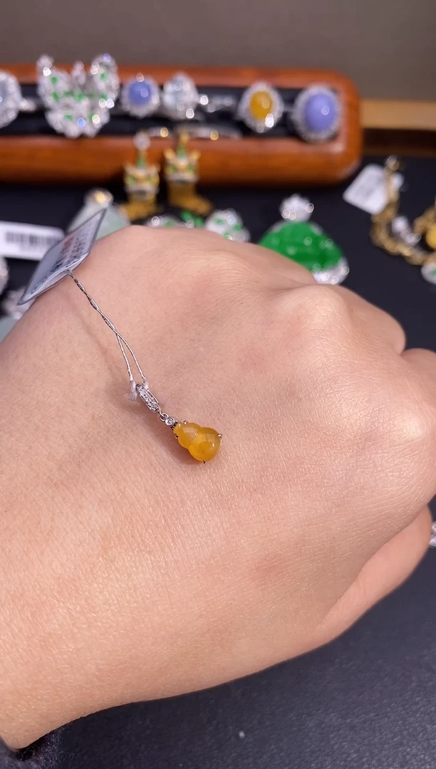 【闪购商品】翡翠颈饰18K金镶嵌万能扣吊坠