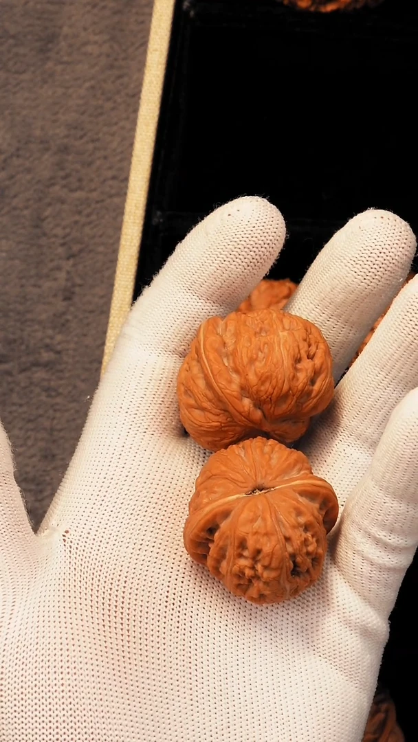 吊坠文玩核桃??40元宝