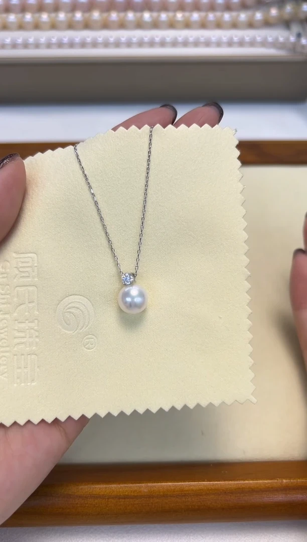 颈饰银S925镶嵌淡水珍珠9MM左右无核