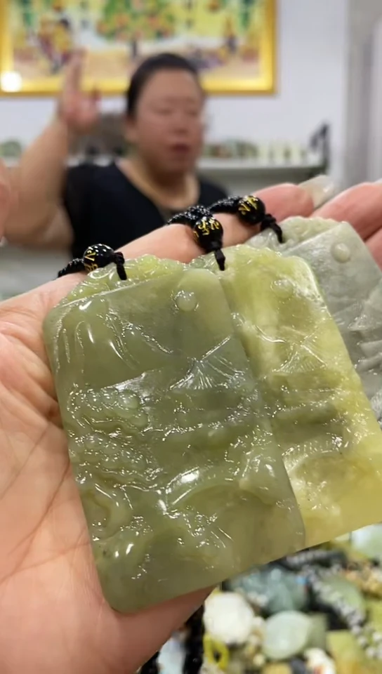 岫玉未镶嵌吊坠多样性发货发其中一件