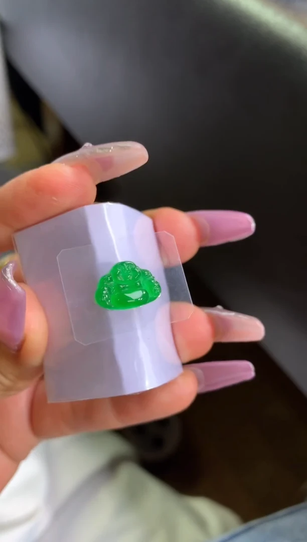 未镶嵌定制翡翠太***笑翡翠