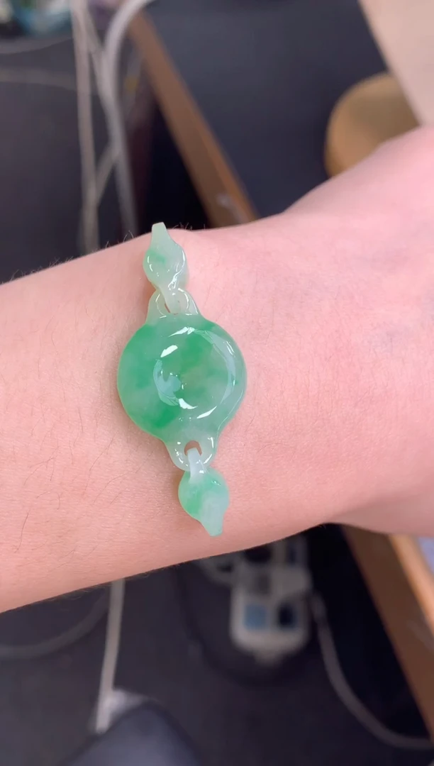 未镶嵌定制翡翠环环扣子