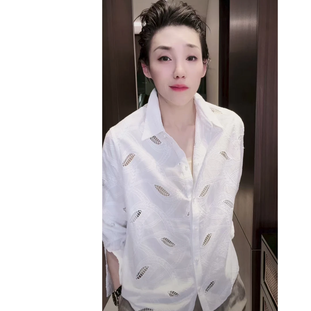 浮雕花纹 镂空衬衫 CS0648