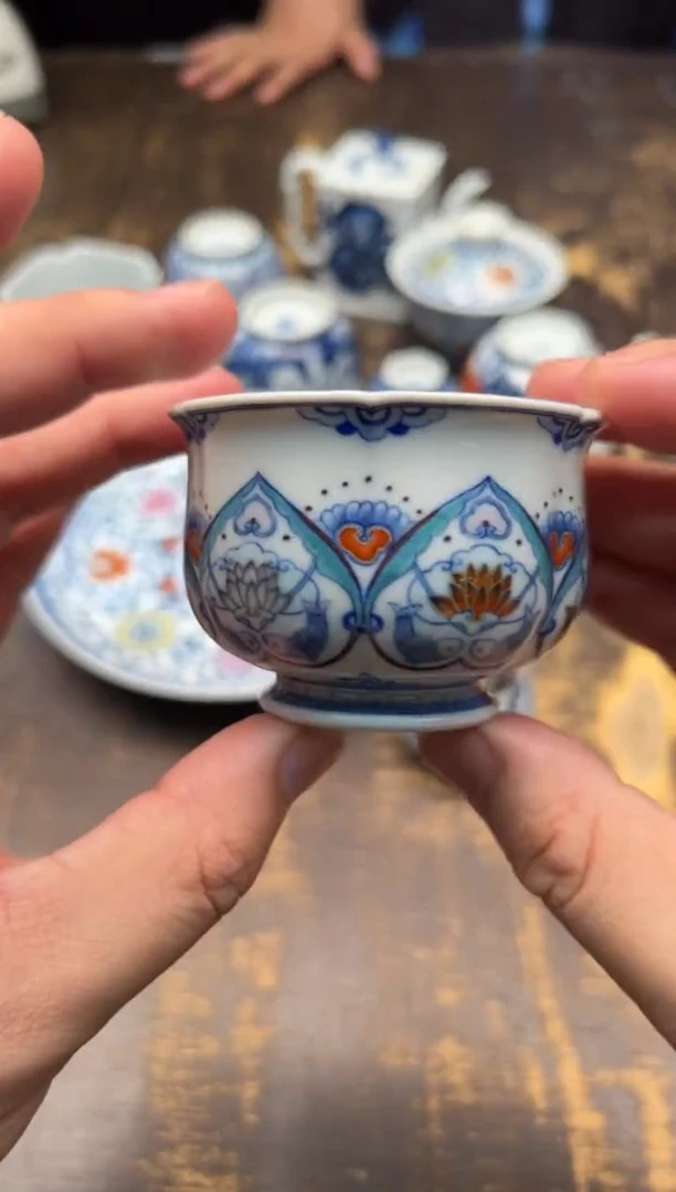 朴真堂斗彩金鱼兔子杯