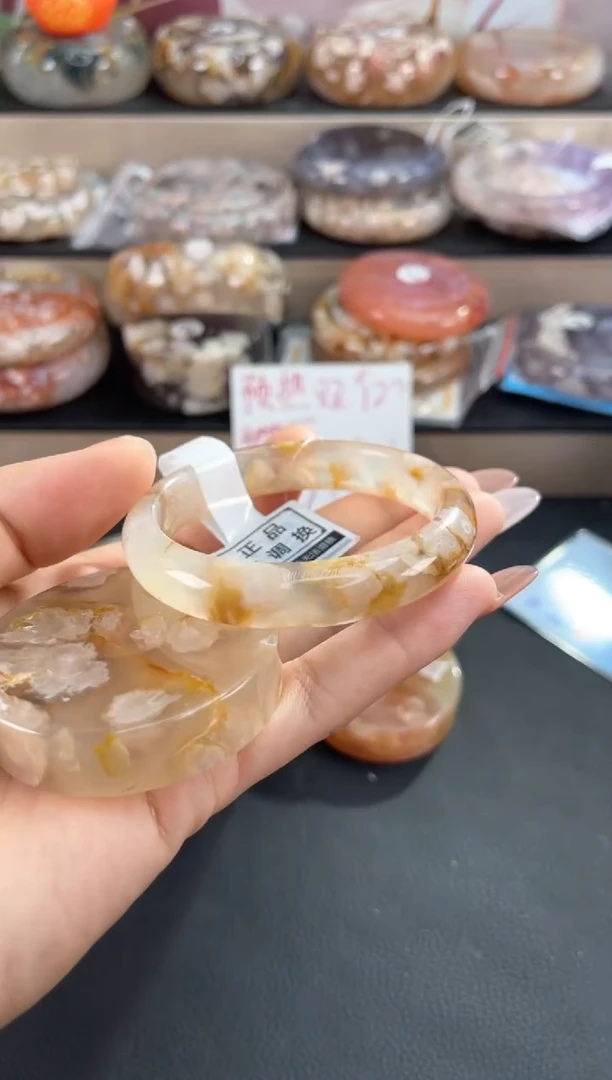未镶嵌手镯石英质玉53