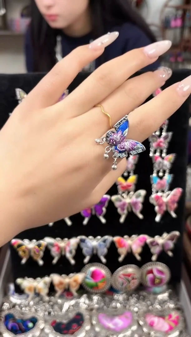 织绣民族风非遗老绣饰品592