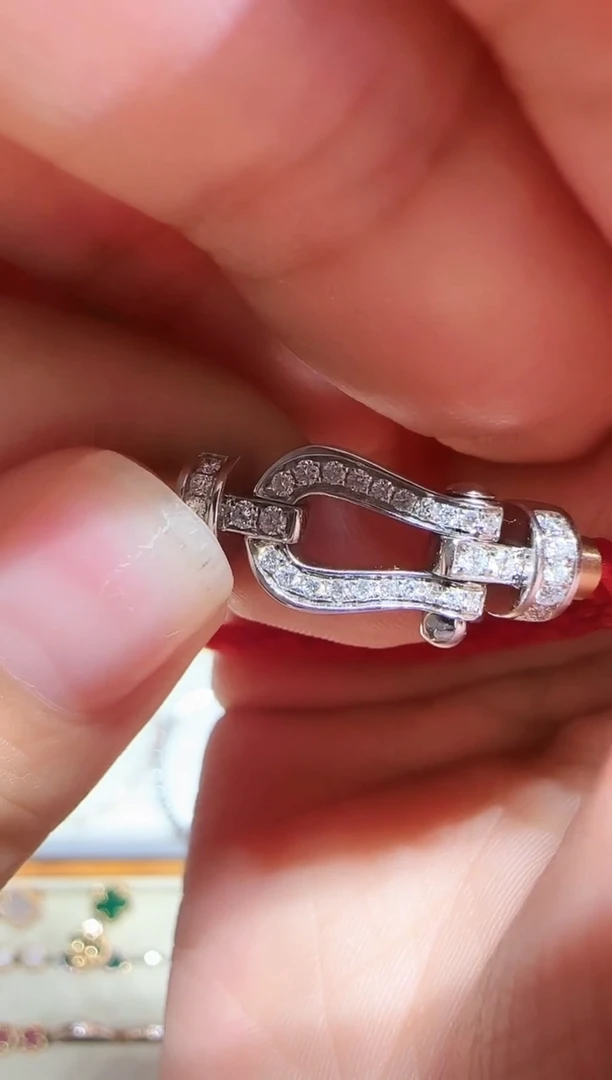 手链18K金镶嵌钻石手链