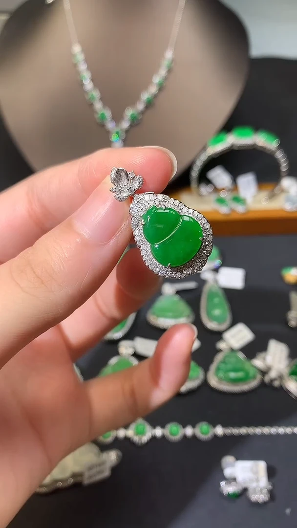 翡翠18K金镶嵌吊坠(不含链)吊坠
