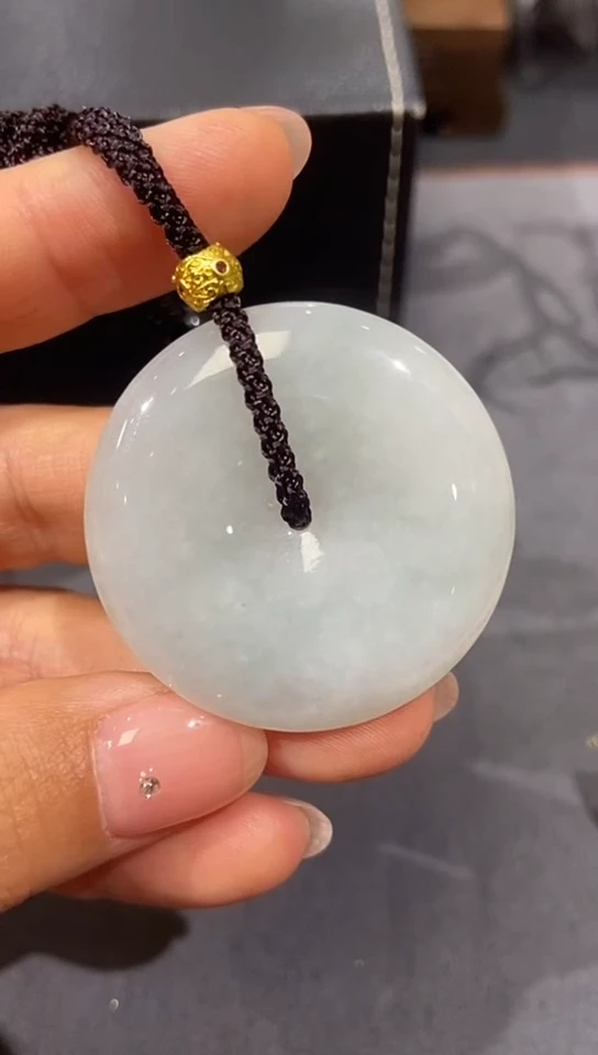 翡翠未镶嵌颈饰数****?吊坠