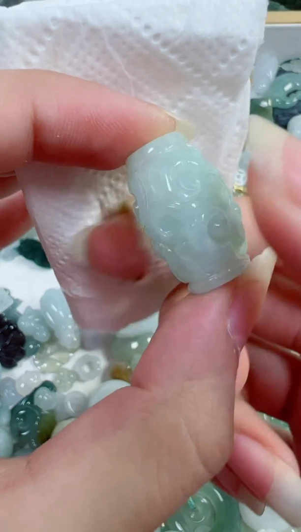 翡翠裸石豆****包386号链接，A货翡翠