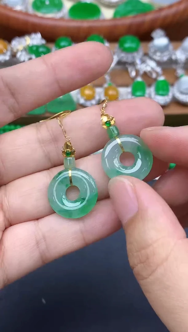 颈饰18K金镶嵌翡翠362-中国好珍宝