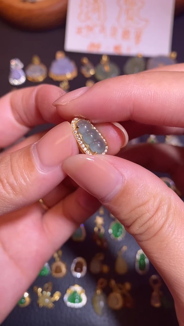 颈饰银S925镶嵌翡翠a货翡翠