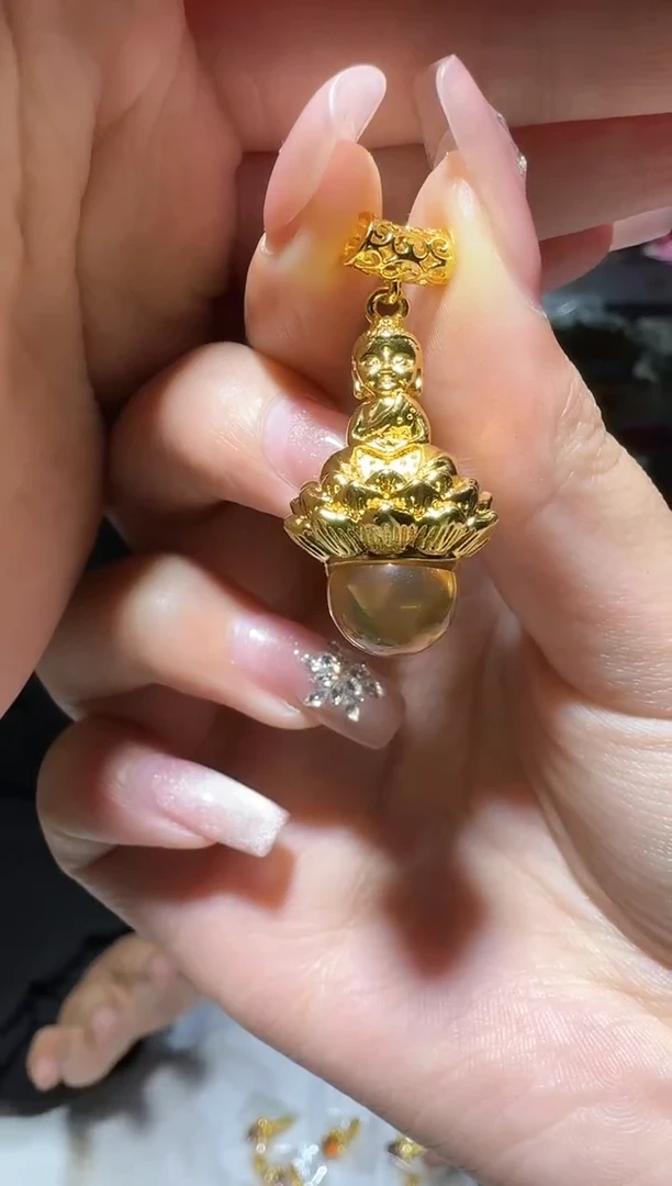 【闪购商品】琥珀吊坠(不含链)未镶嵌多样性发一件 153