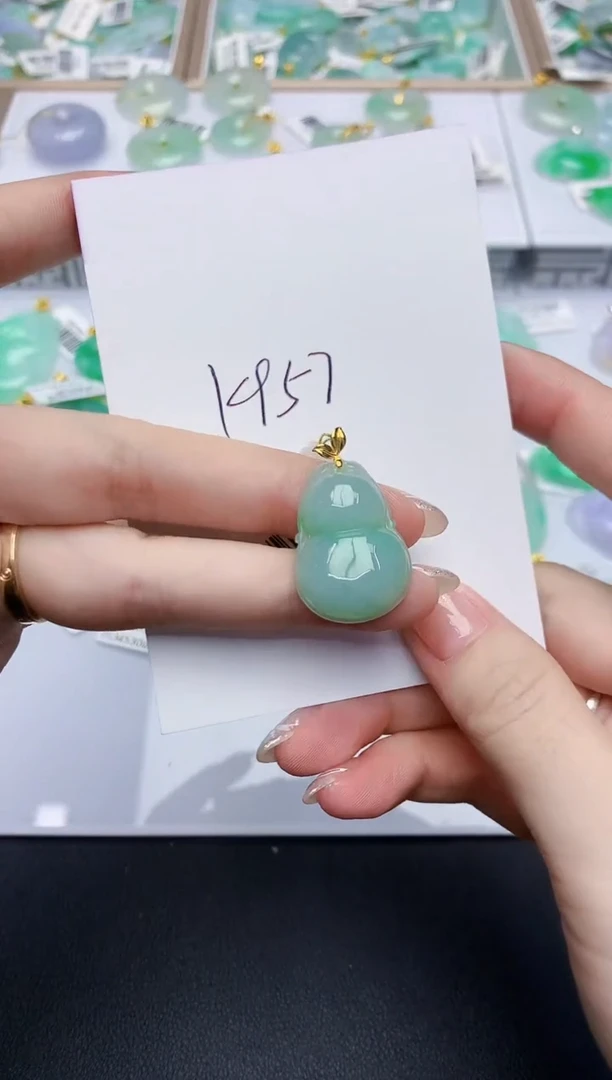 翡翠18K金镶嵌颈饰天然缅甸A货翡翠